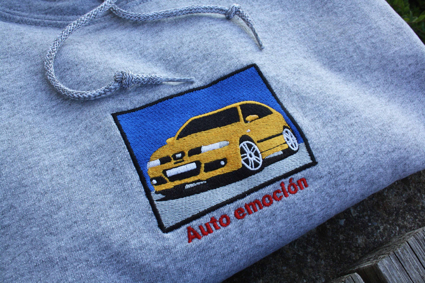 Auto Emoción Basic Hoodie