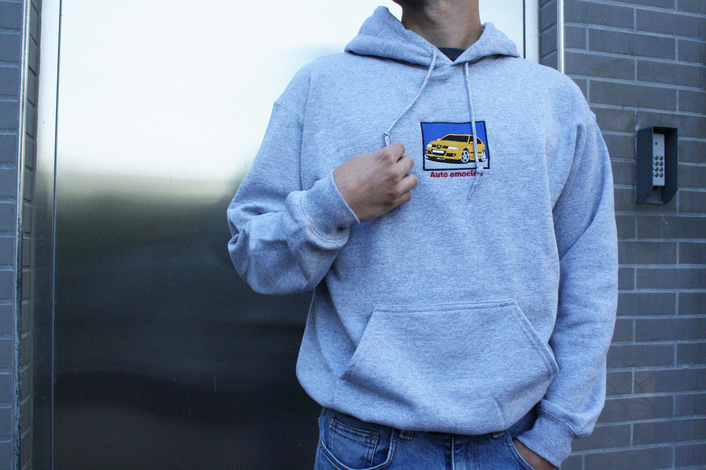 Auto Emoción Basic Hoodie